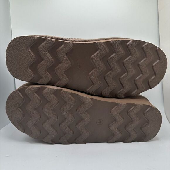 CUSHIONAIRE Women's Genuine Suede Cozy Mule Platform +Memory Foam 9 TAUPE - Picture 5 of 7